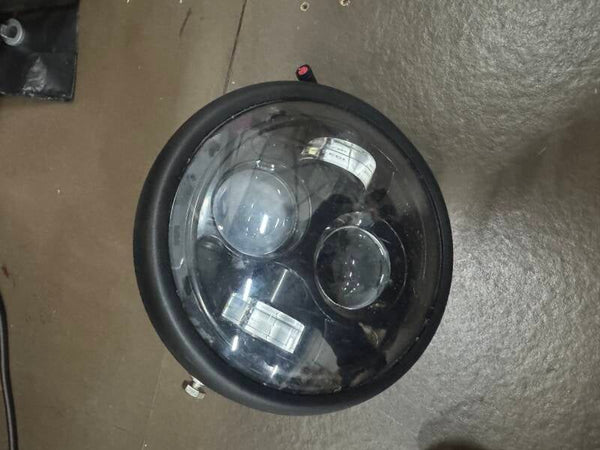 Rode pins koplamp - kleine krasjes